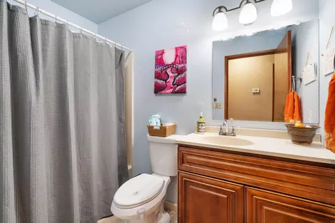 Bath - 1934 Herbscenta Ln, Redding, CA 96003 photo 3 of 3