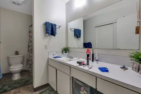 Bath - 1415-1421 Orange Ave, Redding, CA 96001 photo 1 of 1