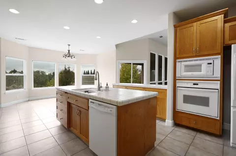 4059 Winter Green Ct, Redding, CA 96001 photo 12