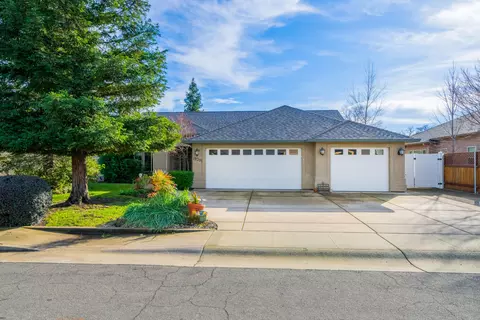 19391 Titleist Way, Redding, CA 96003