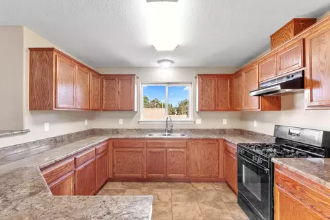 635 Haley Ln, Red Bluff, CA 96080 photo 8