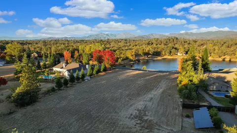 Spring Lake Street, Redding, CA 96003 photo 2