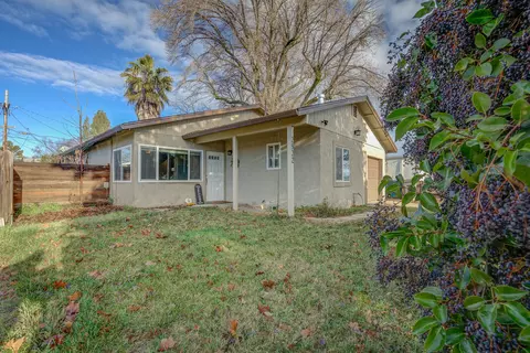 2932 Roan Ct, Anderson, CA 96007