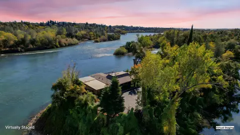 107 Village Dr, Redding, CA 96001