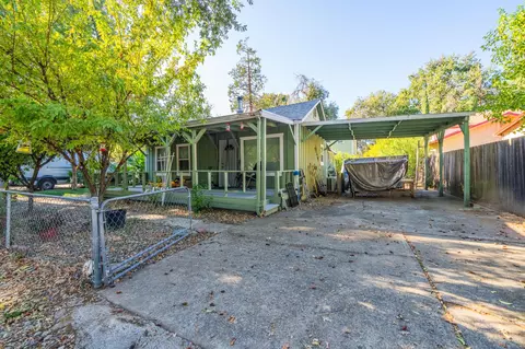 Exterior - 2640 Sharon Ave, Redding, CA 96001 photo 3 of 7