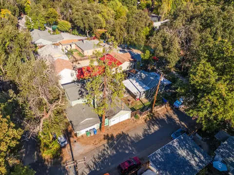 View/Area - 2640 Sharon Ave, Redding, CA 96001 photo 7 of 8
