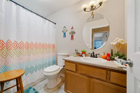 Bath - 2640 Sharon Ave, Redding, CA 96001 photo 3 of 5