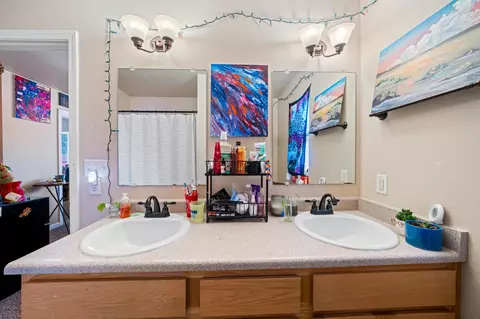 Bath - 2640 Sharon Ave, Redding, CA 96001 photo 1 of 5