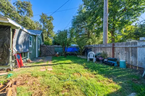 Exterior - 2640 Sharon Ave, Redding, CA 96001 photo 7 of 7