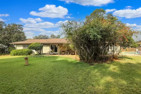 Exterior - 6825 Riata Dr, Redding, CA 96002 photo 4 of 9