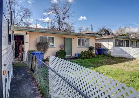 1025 Lincoln St, Redding, CA 96001 photo 4