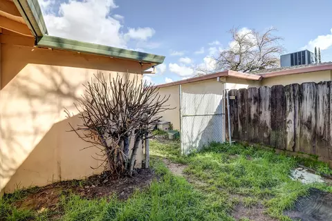 1025 Lincoln St, Redding, CA 96001 photo 11
