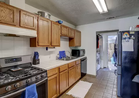 1025 Lincoln St, Redding, CA 96001 photo 17