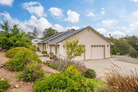 22295 Branding Iron Ln, Red Bluff, CA 96080