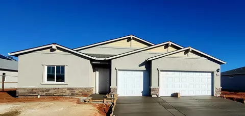 5525 Feathers Ave, Redding, CA 96002