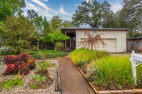 1301 Norman Dr, Redding, CA 96002