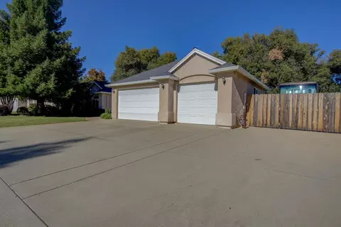 2948 Blue Horizon Dr, Redding, CA 96002 photo 3