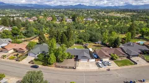 452 Woodhill Dr, Redding, CA 96003 photo 43
