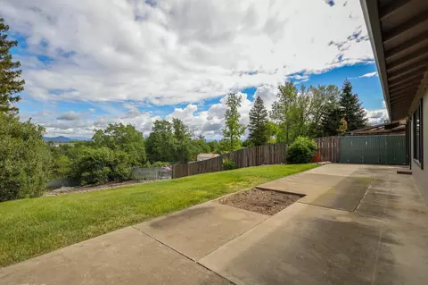 452 Woodhill Dr, Redding, CA 96003 photo 35