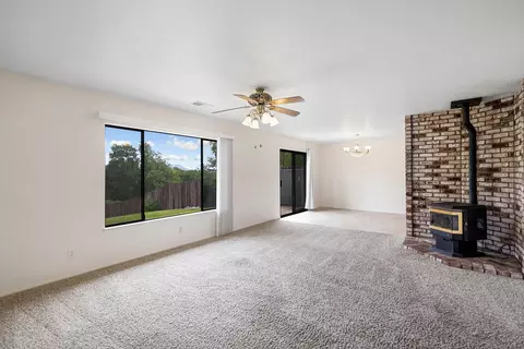452 Woodhill Dr, Redding, CA 96003 photo 5