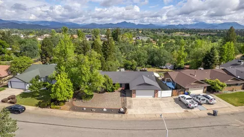 452 Woodhill Dr, Redding, CA 96003 photo 41