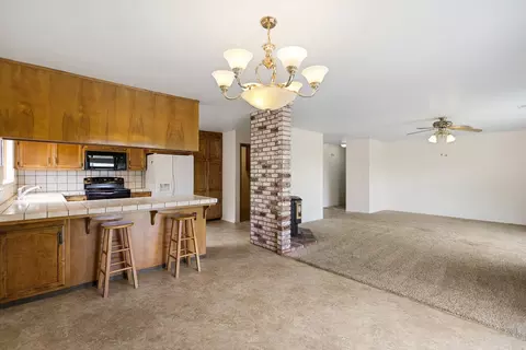 452 Woodhill Dr, Redding, CA 96003 photo 12