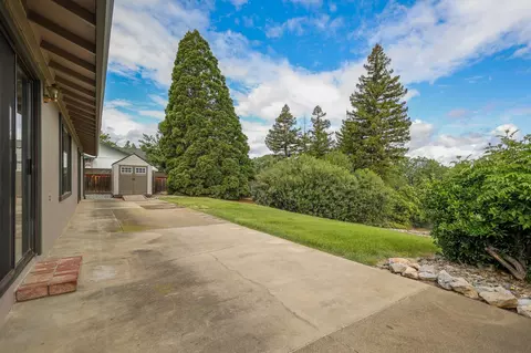 452 Woodhill Dr, Redding, CA 96003 photo 29