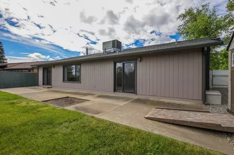 452 Woodhill Dr, Redding, CA 96003 photo 32