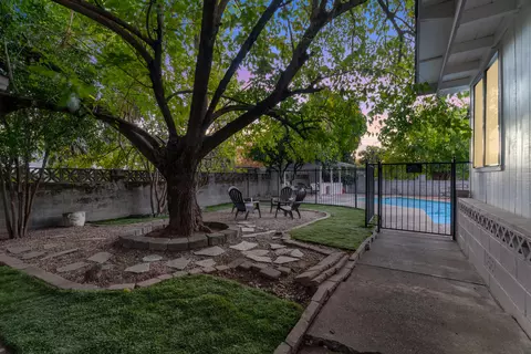 Exterior - 1261 Denton Way, Redding, CA 96002 photo 4 of 5