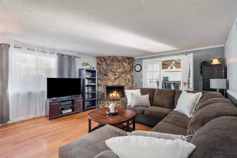 Living - 1261 Denton Way, Redding, CA 96002 photo 1 of 1