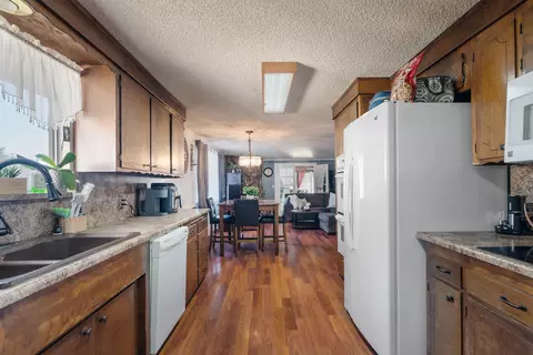 Kitchen - 1261 Denton Way, Redding, CA 96002 photo 2 of 2