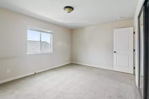 Bedroom - 3200 Bridgewater Ct, Redding, CA 96003 photo 4 of 5