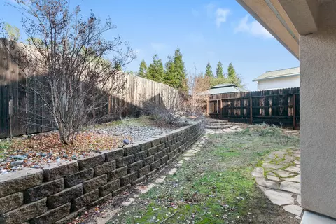 Exterior - 3200 Bridgewater Ct, Redding, CA 96003 photo 2 of 3