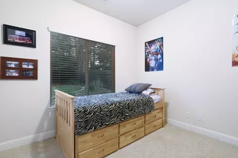 Bedroom - 1058 Montclair Dr, Redding, CA 96003 photo 7 of 7