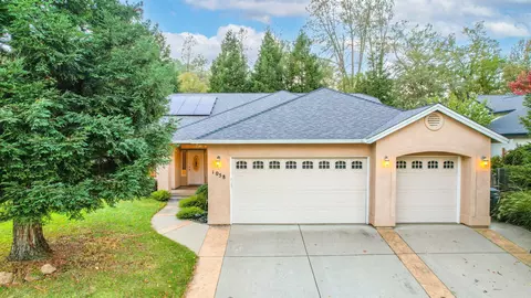 Exterior - 1058 Montclair Dr, Redding, CA 96003 photo 6 of 6