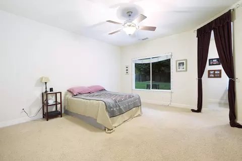 Bedroom - 1058 Montclair Dr, Redding, CA 96003 photo 1 of 7