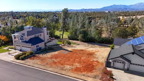 1584 St Andrews Dr, Redding, CA 96003 photo 3