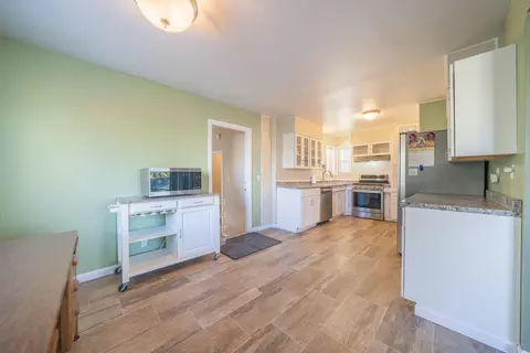 Kitchen - 2840 Placer St, Redding, CA 96001 photo 5 of 5