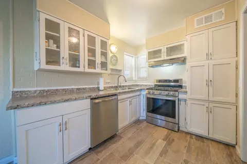 Kitchen - 2840 Placer St, Redding, CA 96001 photo 1 of 5