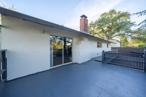Exterior - 2840 Placer St, Redding, CA 96001 photo 3 of 10