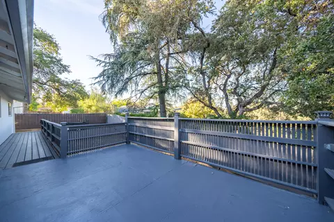 Exterior - 2840 Placer St, Redding, CA 96001 photo 5 of 10