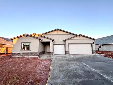 5505 Feathers Ave, Redding, CA 96002
