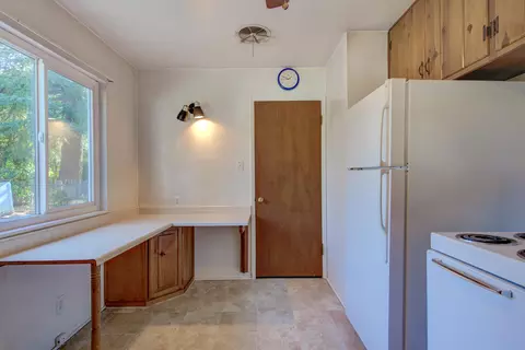 Kitchen - 5451 Elm Ln # L, Redding, CA 96001 photo 2 of 4