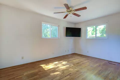 Bedroom - 5451 Elm Ln # L, Redding, CA 96001 photo 4 of 8