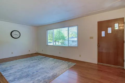 Living - 5451 Elm Ln # L, Redding, CA 96001 photo 5 of 10