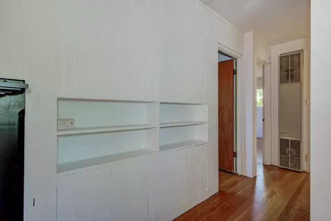Entry Way - 5451 Elm Ln # L, Redding, CA 96001 photo 1 of 2