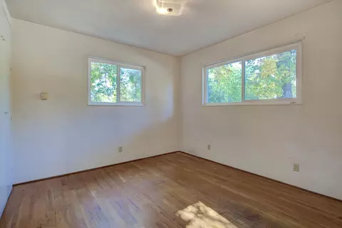 Bedroom - 5451 Elm Ln # L, Redding, CA 96001 photo 1 of 8