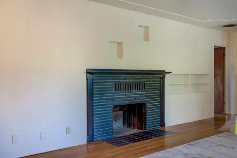 Living - 5451 Elm Ln # L, Redding, CA 96001 photo 3 of 10