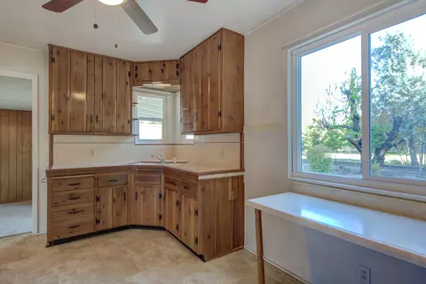 Kitchen - 5451 Elm Ln # L, Redding, CA 96001 photo 3 of 4