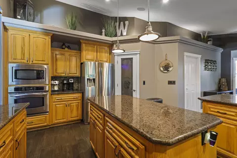 19279 Lexington Ln, Redding, CA 96003 photo 9